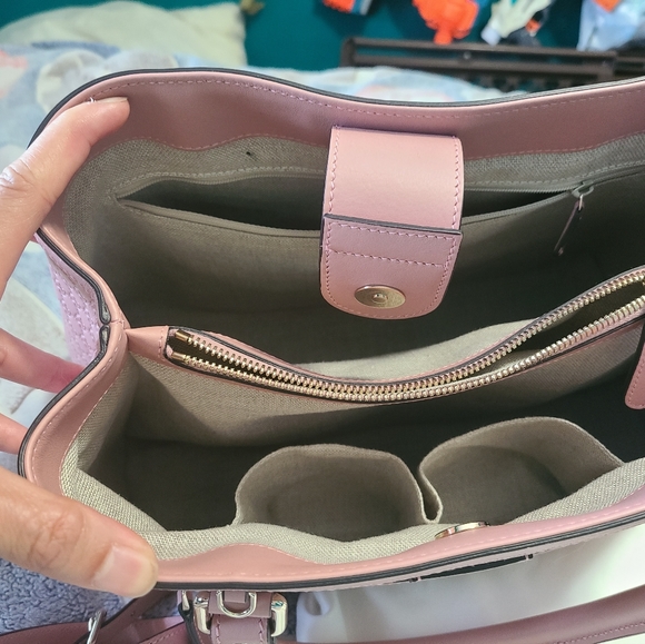 Gucci Bag - Picture 2 of 3